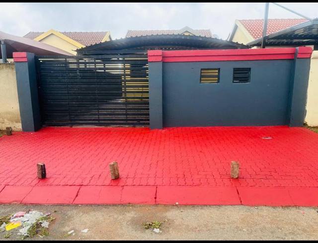 2 BEDROOM HOUSE FOR SALE IN FLEURHOF